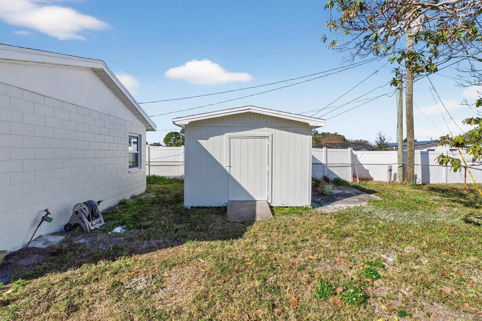 Listing photo id 28 for 5701 14th Avenue N