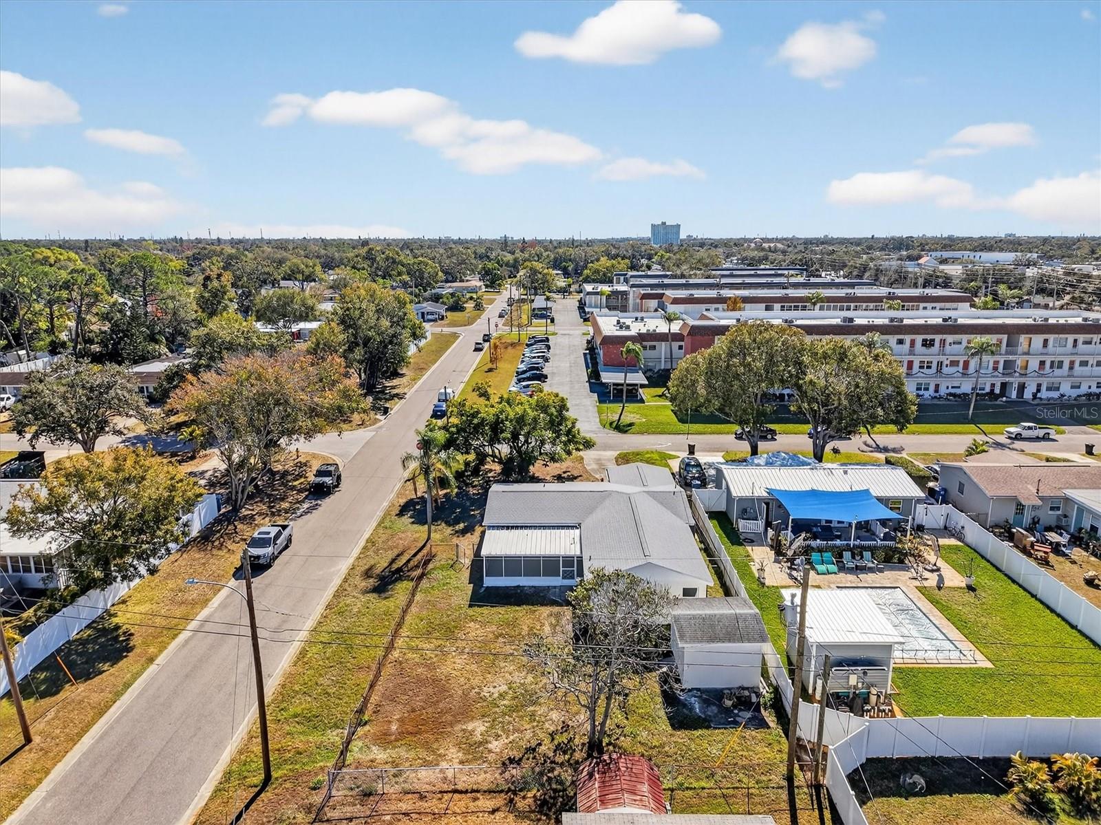 Listing photo id 32 for 5701 14th Avenue N