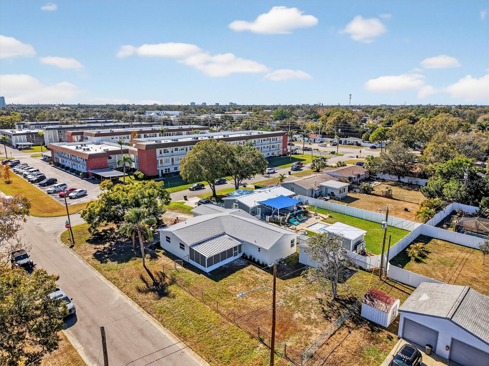 Listing photo id 33 for 5701 14th Avenue N