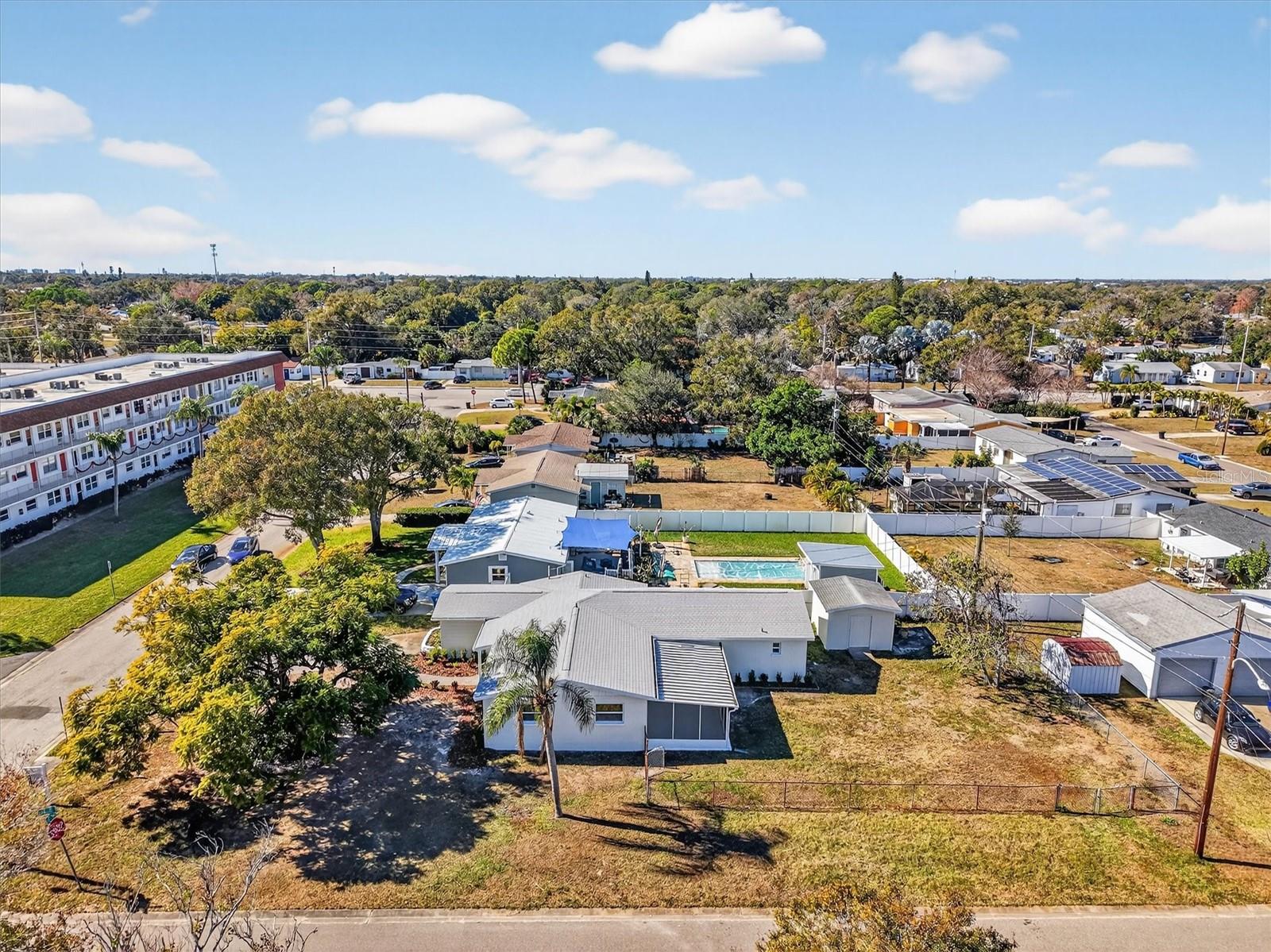 Listing photo id 34 for 5701 14th Avenue N