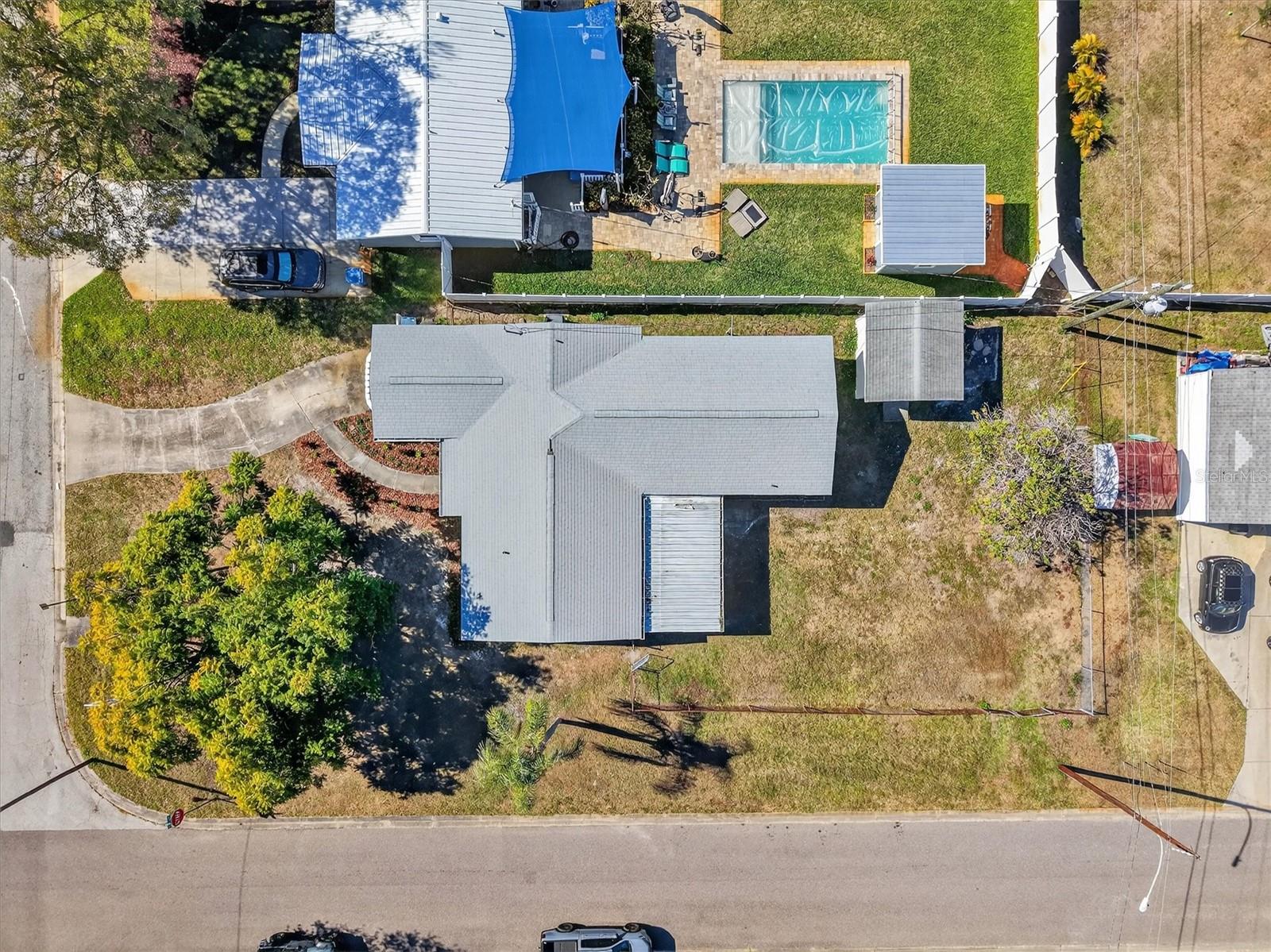 Listing photo id 35 for 5701 14th Avenue N