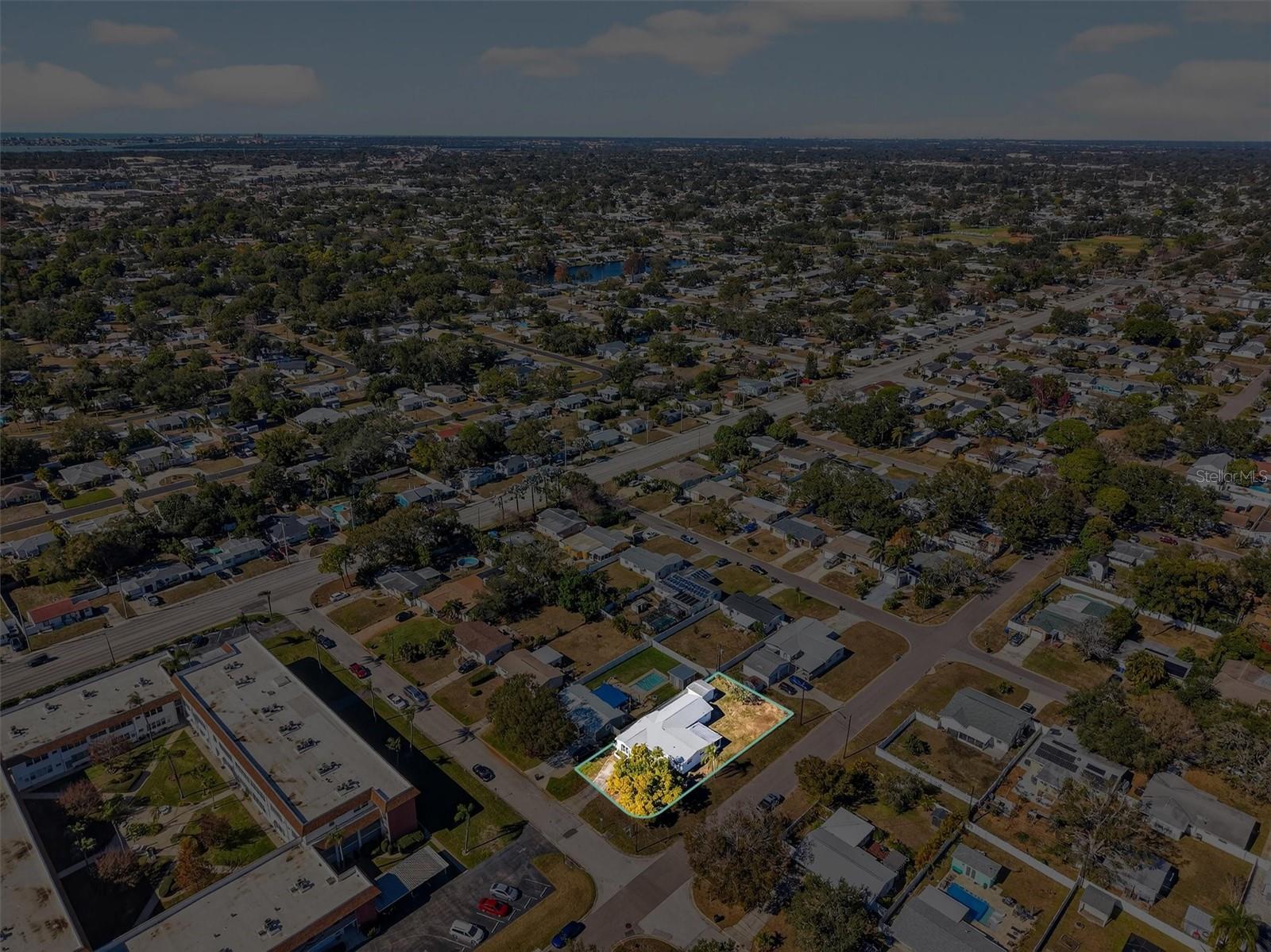 Listing photo id 42 for 5701 14th Avenue N