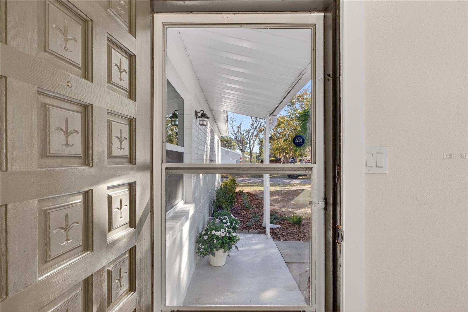 Listing photo id 4 for 5701 14th Avenue N