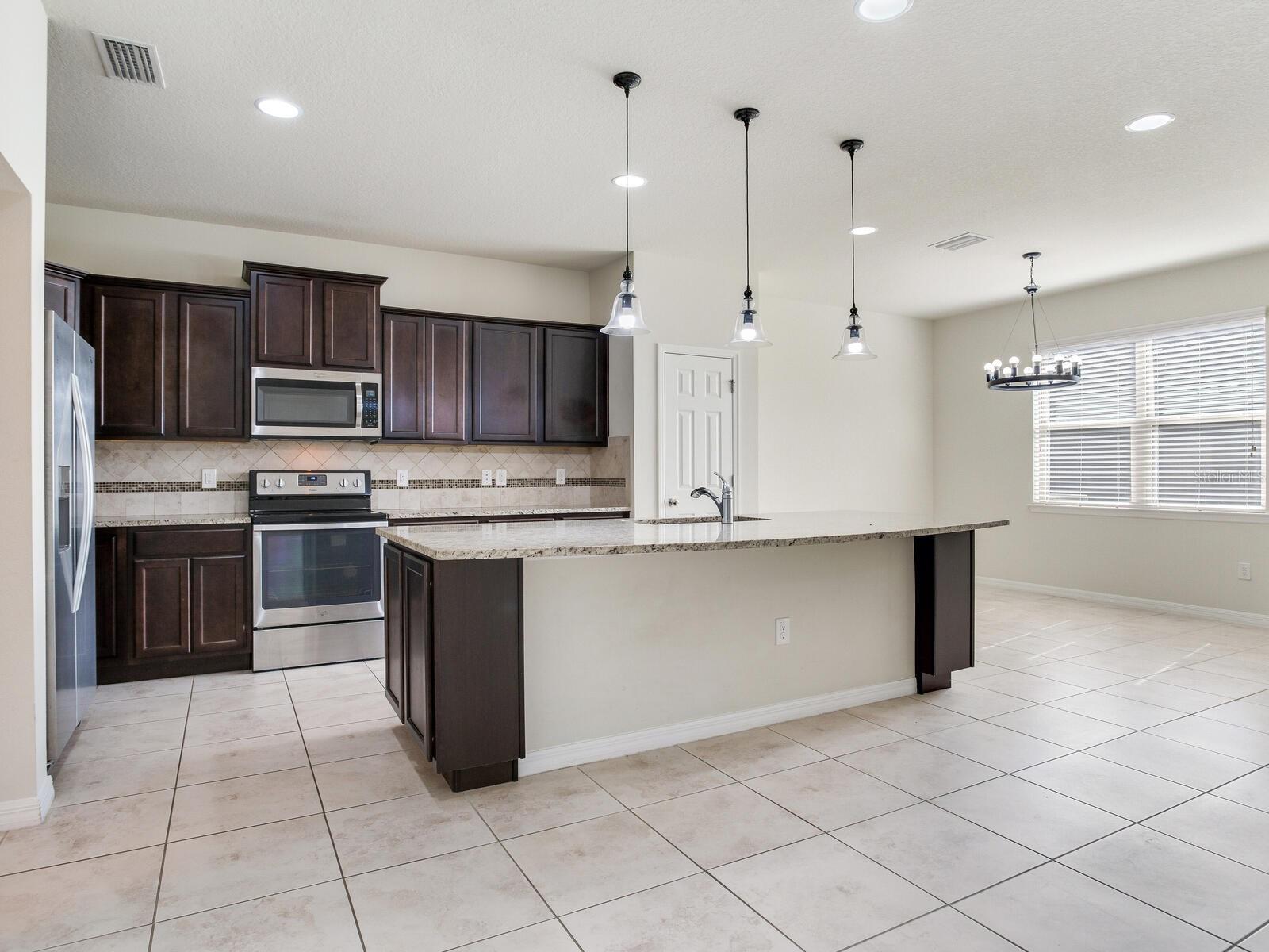 Image 9 of 43 For 8306 Red Spruce Avenue