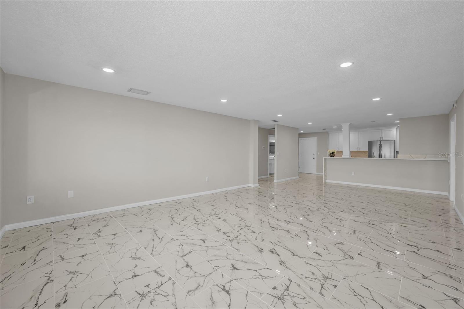 Image 15 of 68 For 100 Bluff View Drive 604c