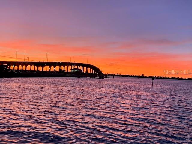 Image 3 of 68 For 100 Bluff View Drive 604c