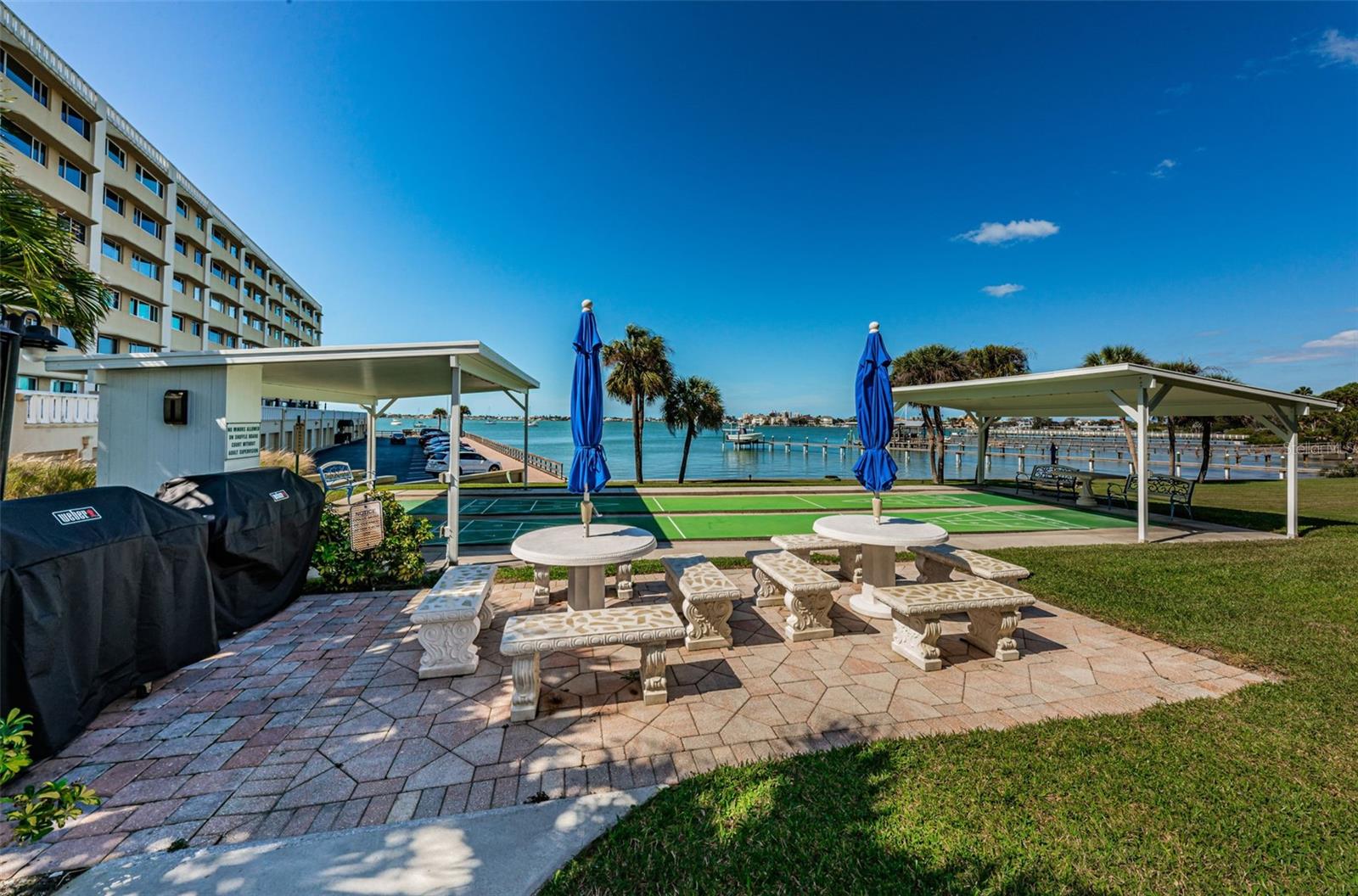 Image 43 of 68 For 100 Bluff View Drive 604c