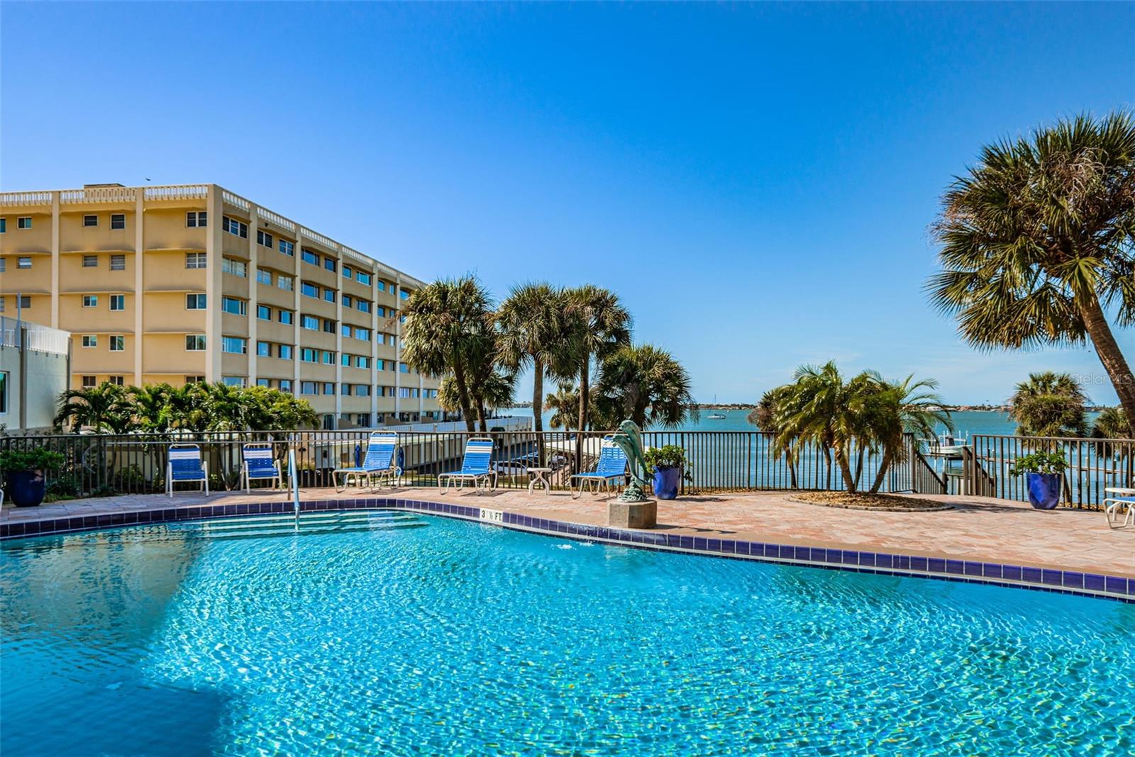 Image 50 of 68 For 100 Bluff View Drive 604c