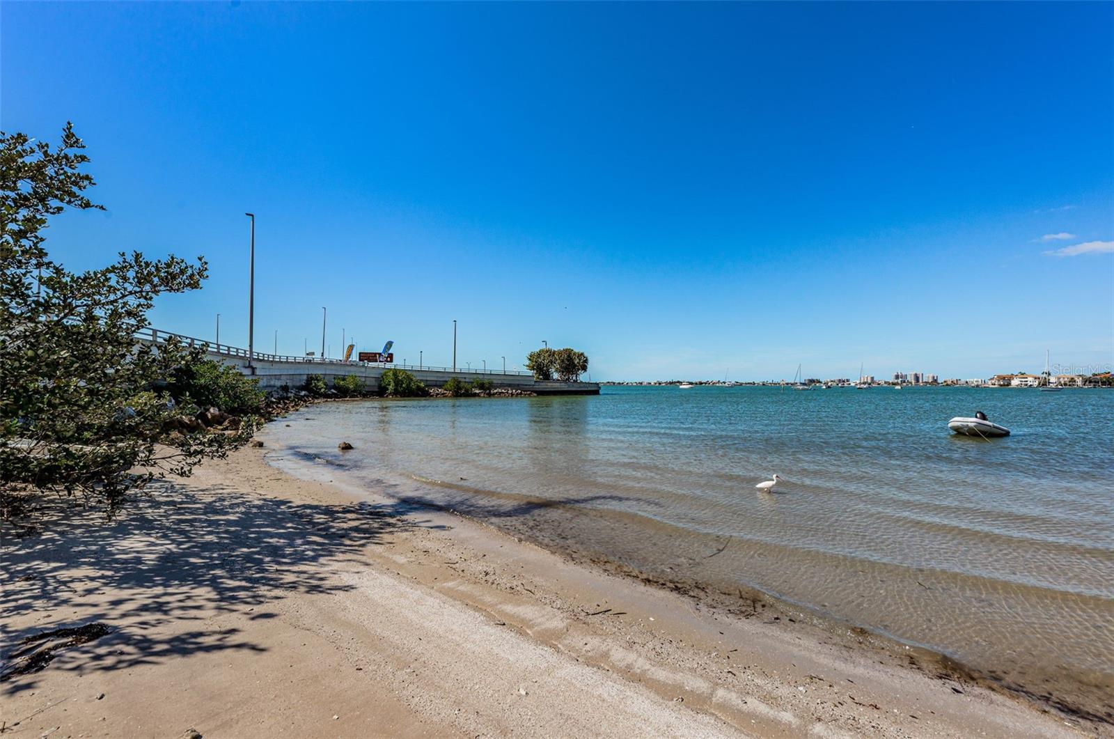 Image 59 of 68 For 100 Bluff View Drive 604c