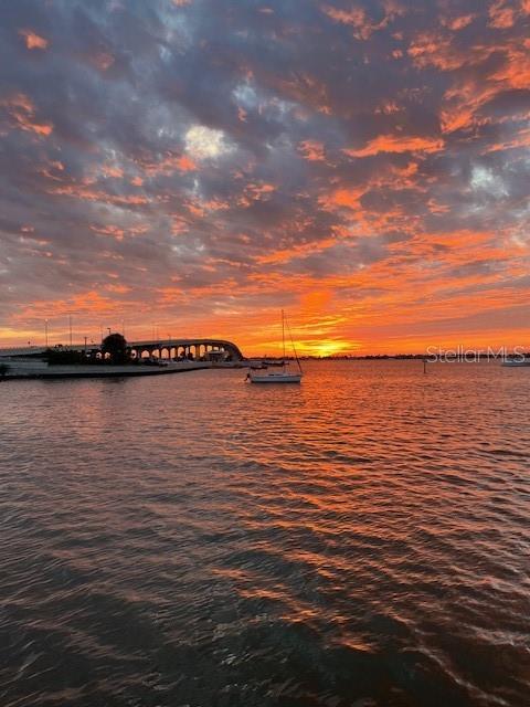 Image 64 of 68 For 100 Bluff View Drive 604c