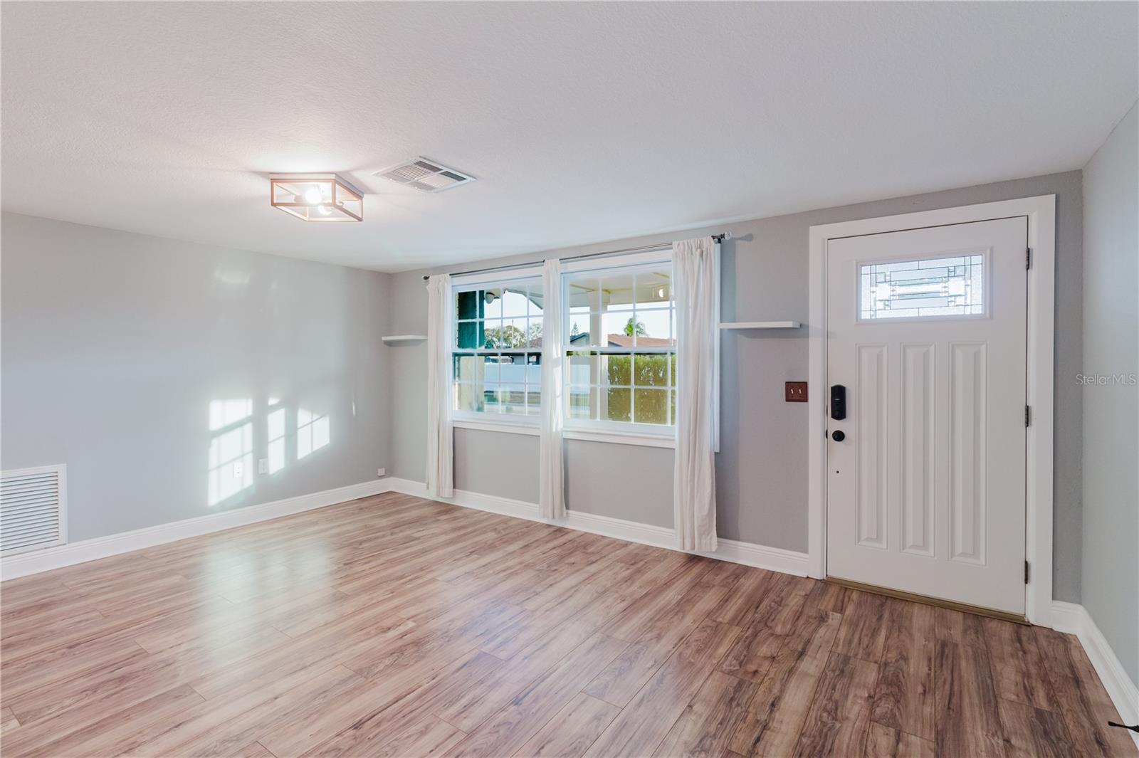 Image 10 of 54 For 6629 Albemarle Parkway