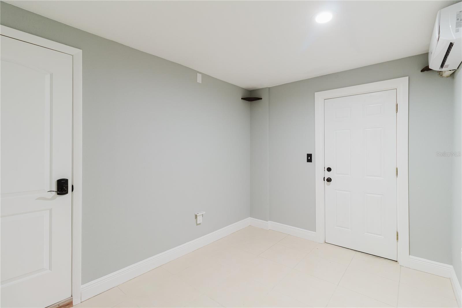 Image 33 of 54 For 6629 Albemarle Parkway