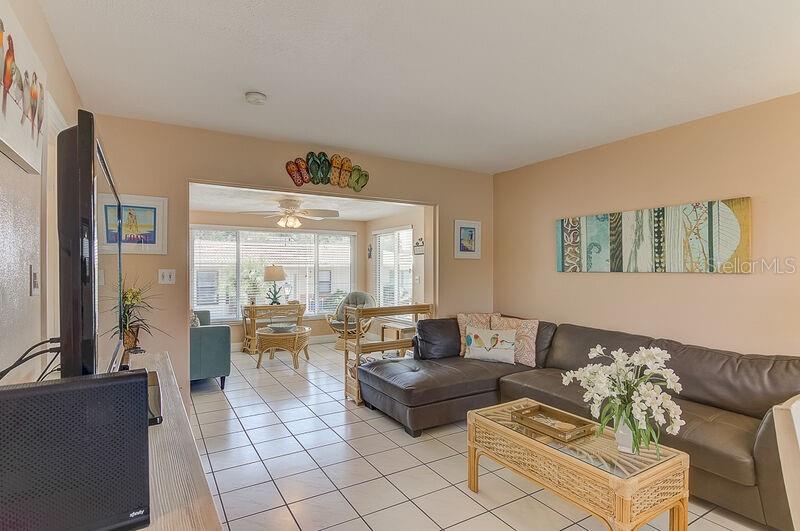 Image 10 of 30 For 6020 Midnight Pass Road 1