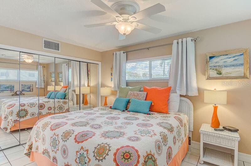 Image 20 of 30 For 6020 Midnight Pass Road 1