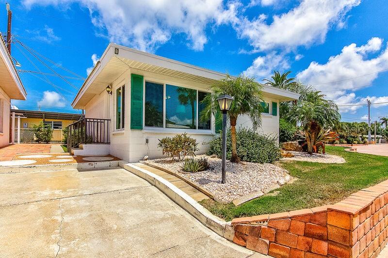 Image 24 of 30 For 6020 Midnight Pass Road 1