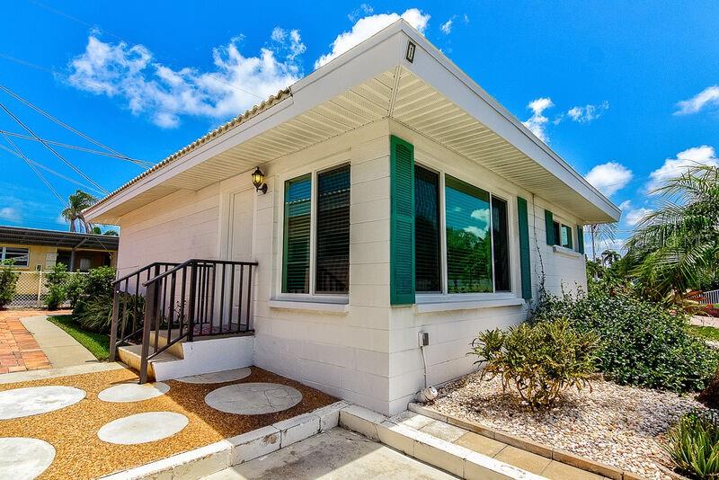 Image 26 of 30 For 6020 Midnight Pass Road 1