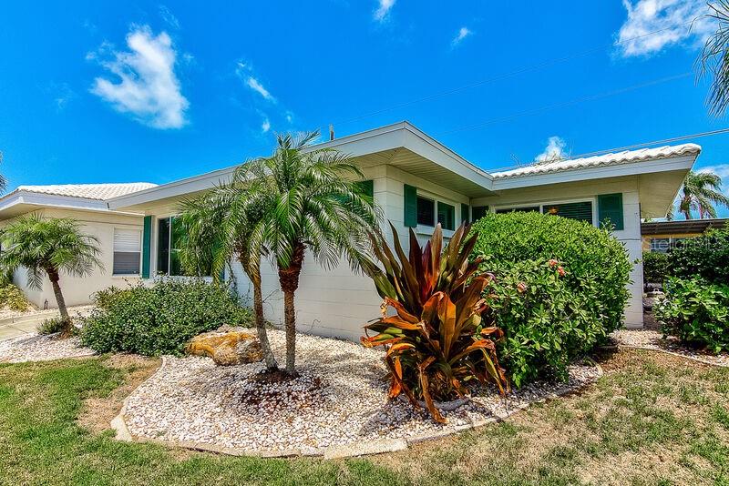 Image 28 of 30 For 6020 Midnight Pass Road 1