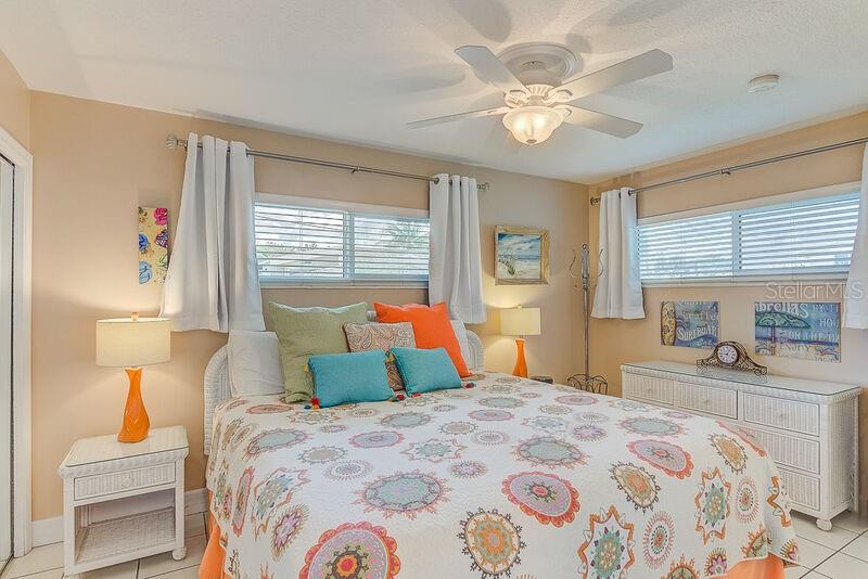 Image 4 of 30 For 6020 Midnight Pass Road 1