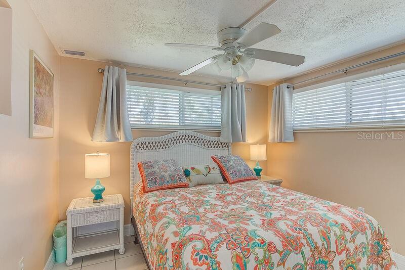 Image 8 of 30 For 6020 Midnight Pass Road 1