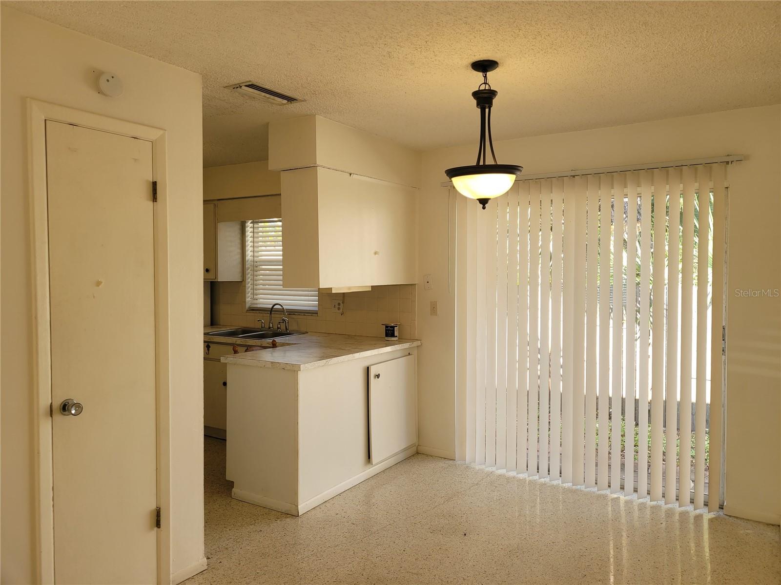 Image 6 of 20 For 1820 Martin Street