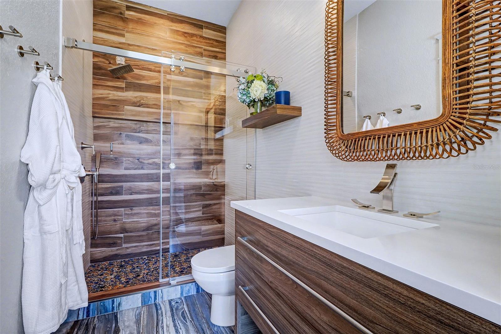 Image 17 of 42 For 4635 Dolphin Cay Lane S