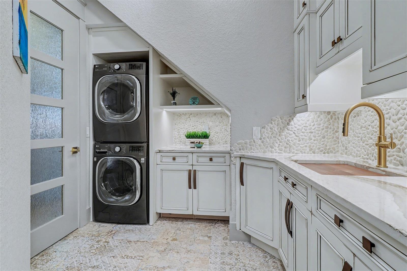 Image 19 of 42 For 4635 Dolphin Cay Lane S