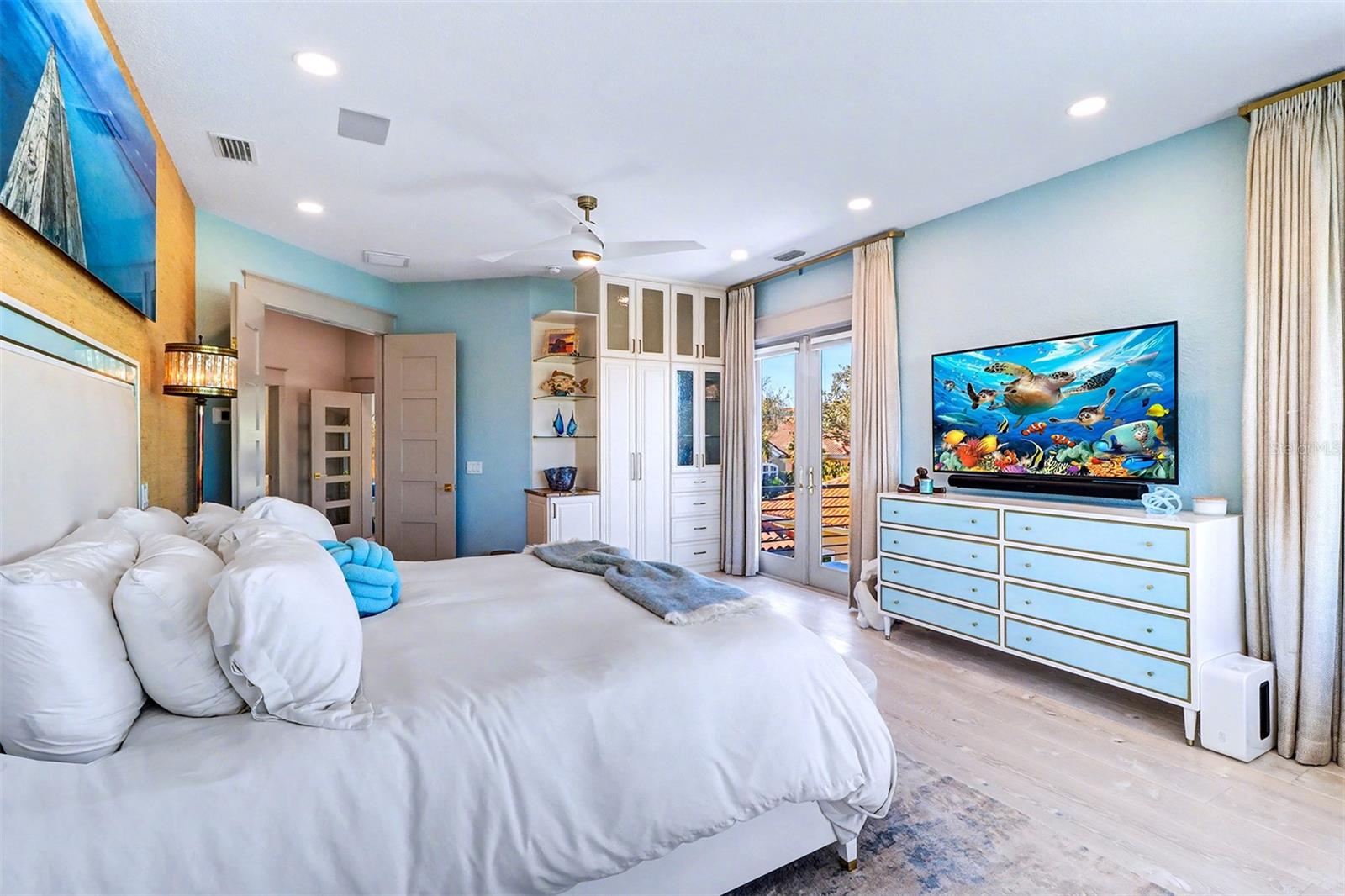 Image 25 of 42 For 4635 Dolphin Cay Lane S