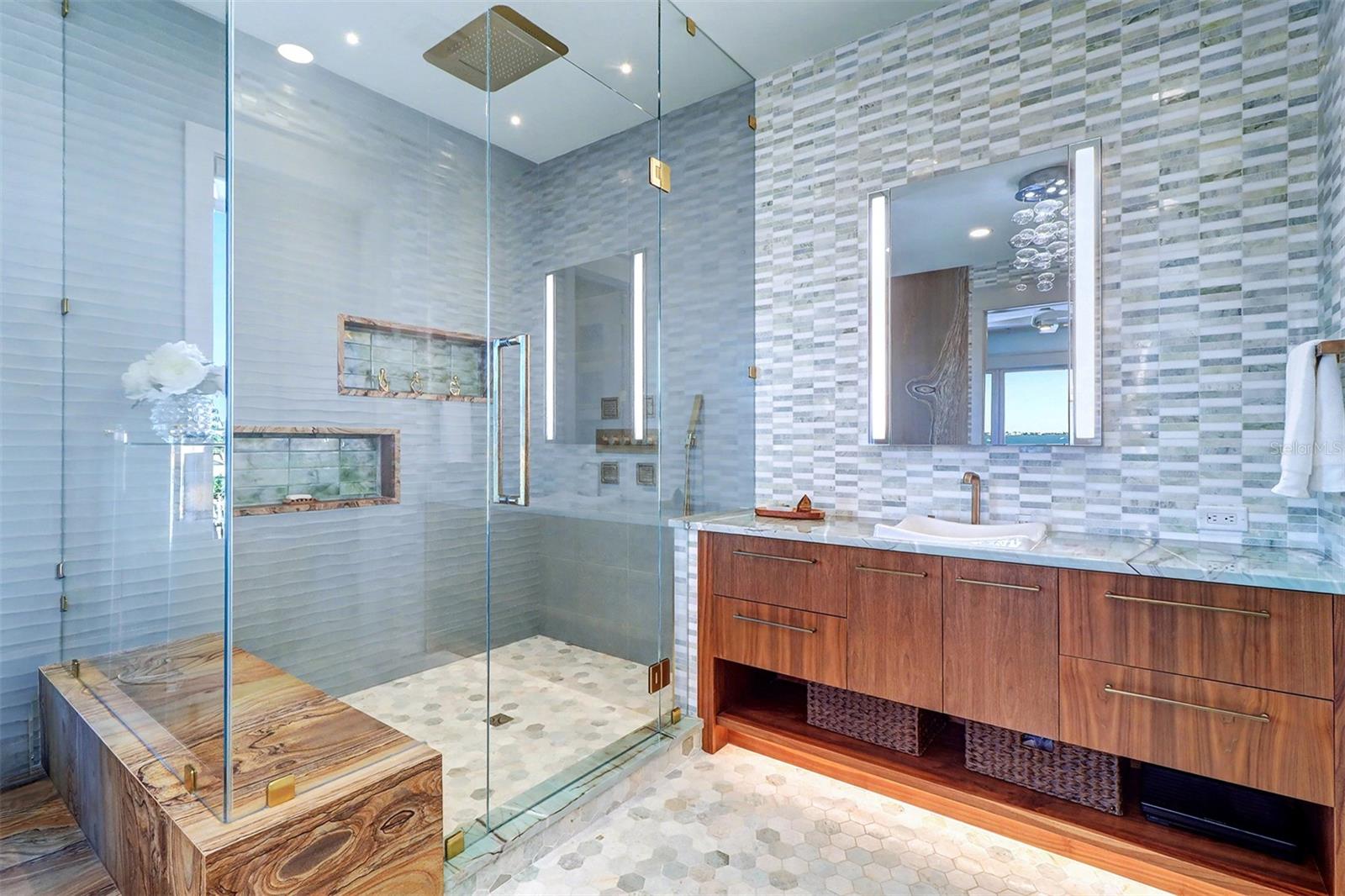 Image 27 of 42 For 4635 Dolphin Cay Lane S