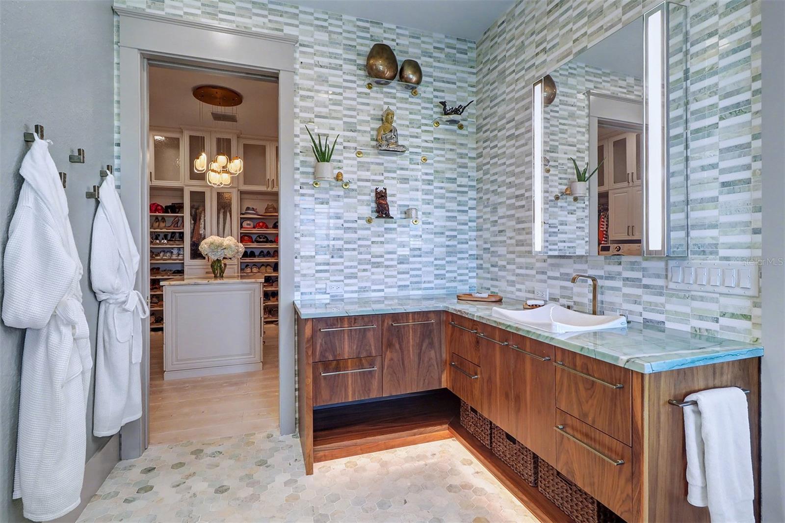 Image 28 of 42 For 4635 Dolphin Cay Lane S