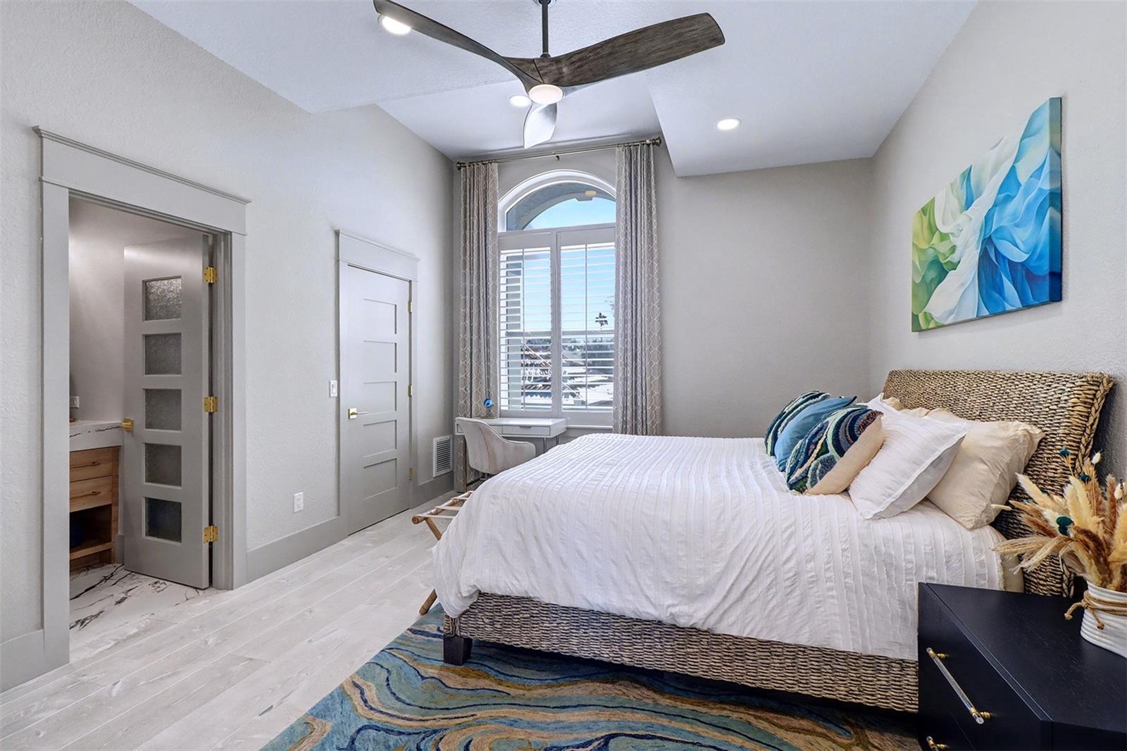 Image 31 of 42 For 4635 Dolphin Cay Lane S