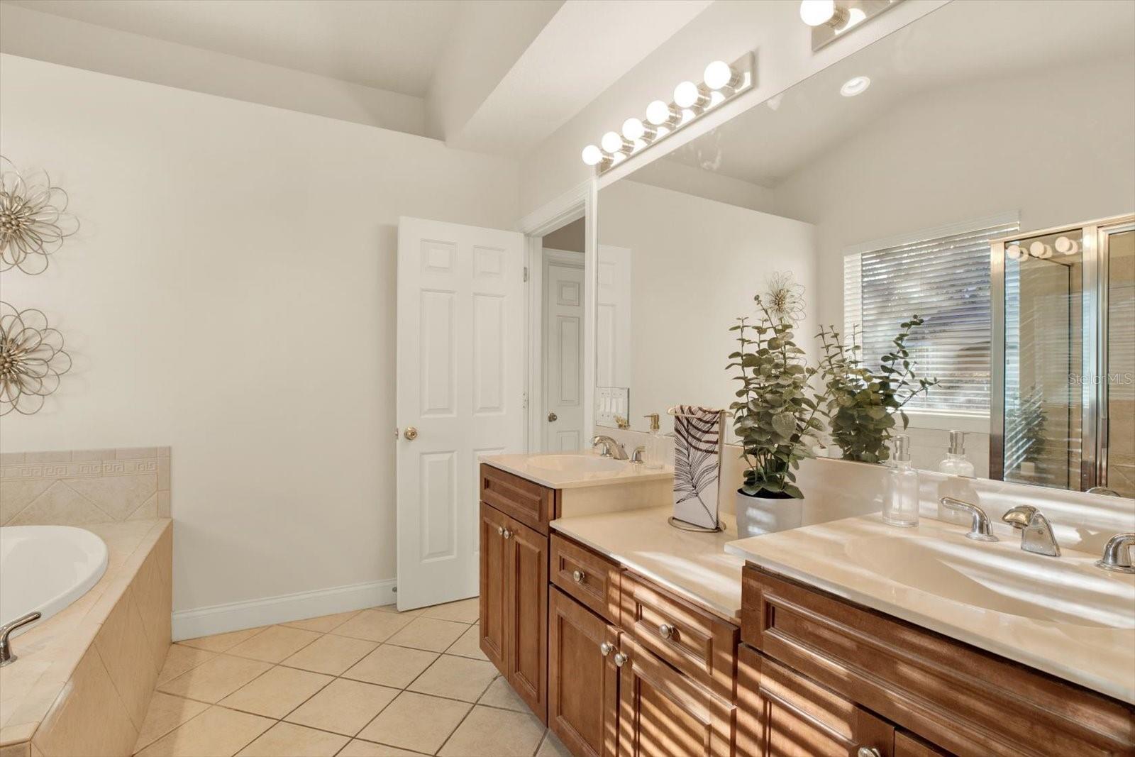 Image 22 of 64 For 3511 Heards Ferry Drive