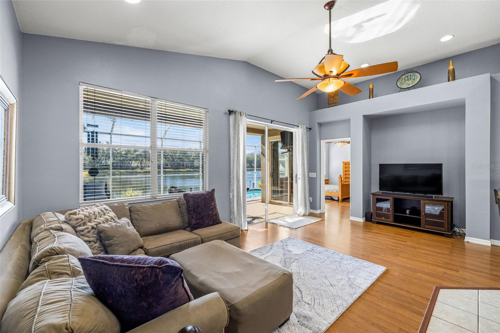 Image 12 of 26 For 8425 Fenwick Avenue