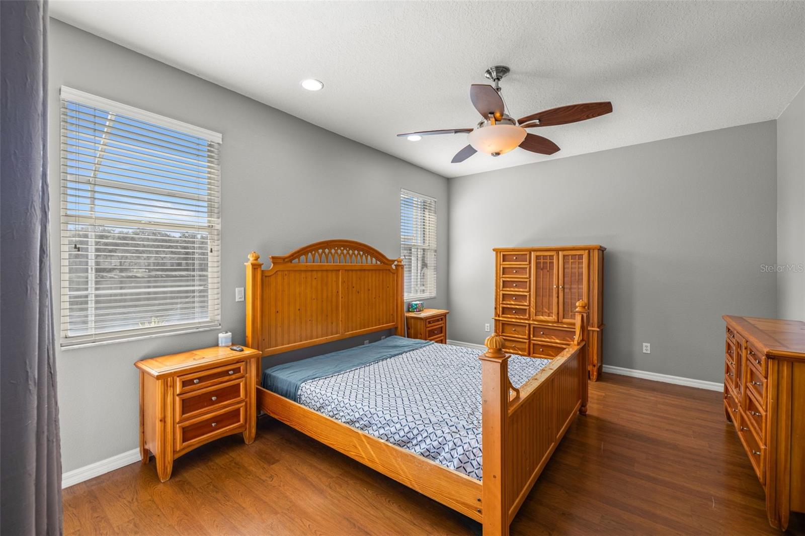 Image 13 of 26 For 8425 Fenwick Avenue