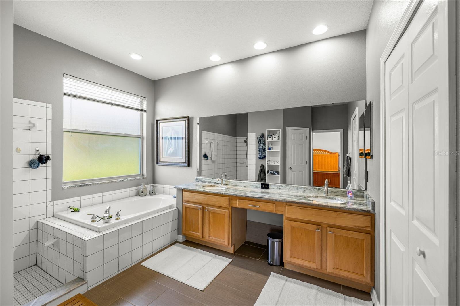 Image 15 of 26 For 8425 Fenwick Avenue