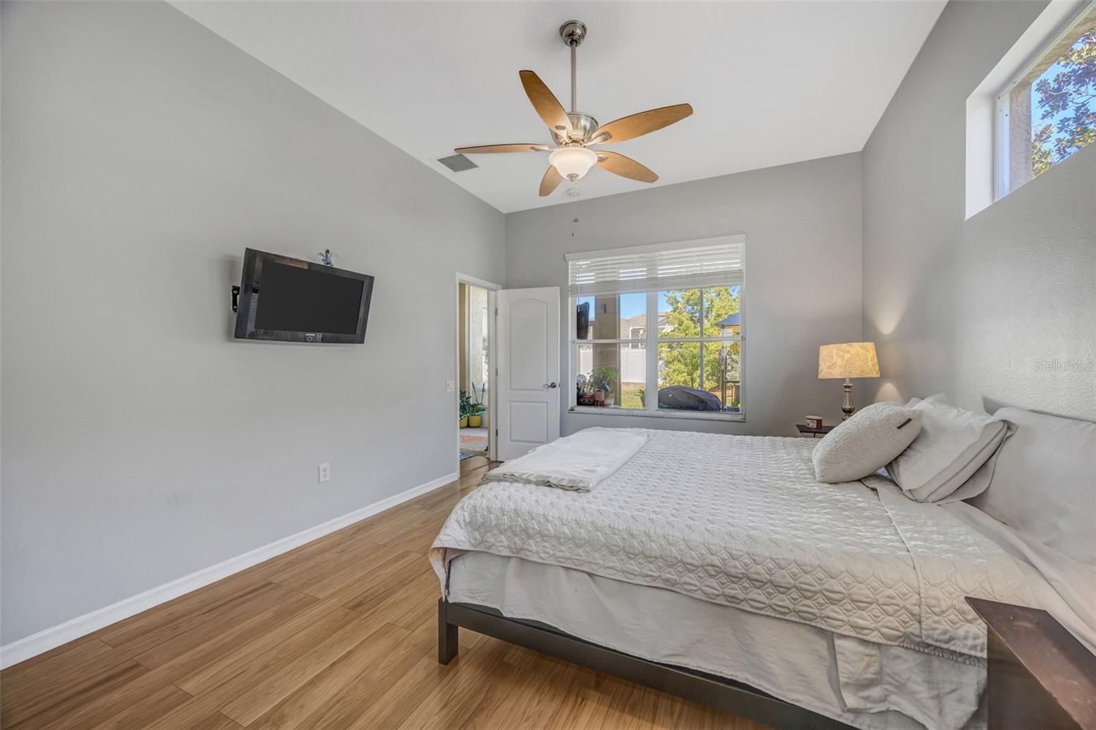 Image 17 of 74 For 22239 Yachtclub Terrace