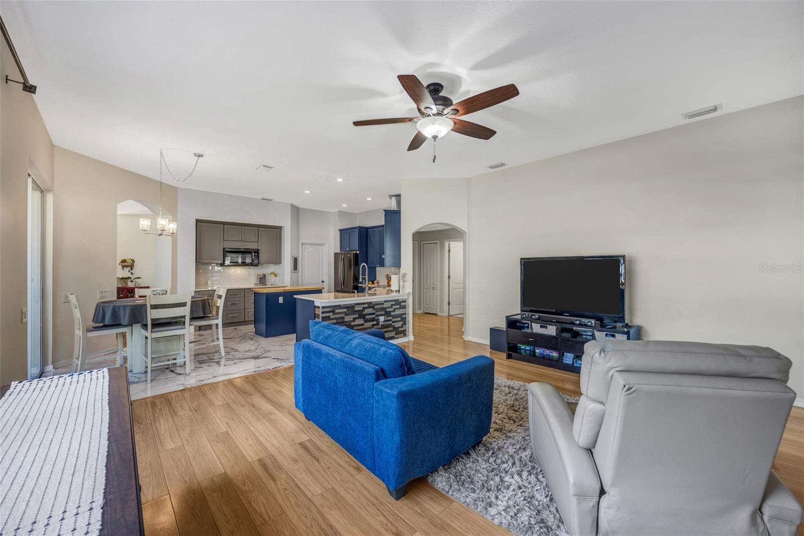 Image 27 of 74 For 22239 Yachtclub Terrace