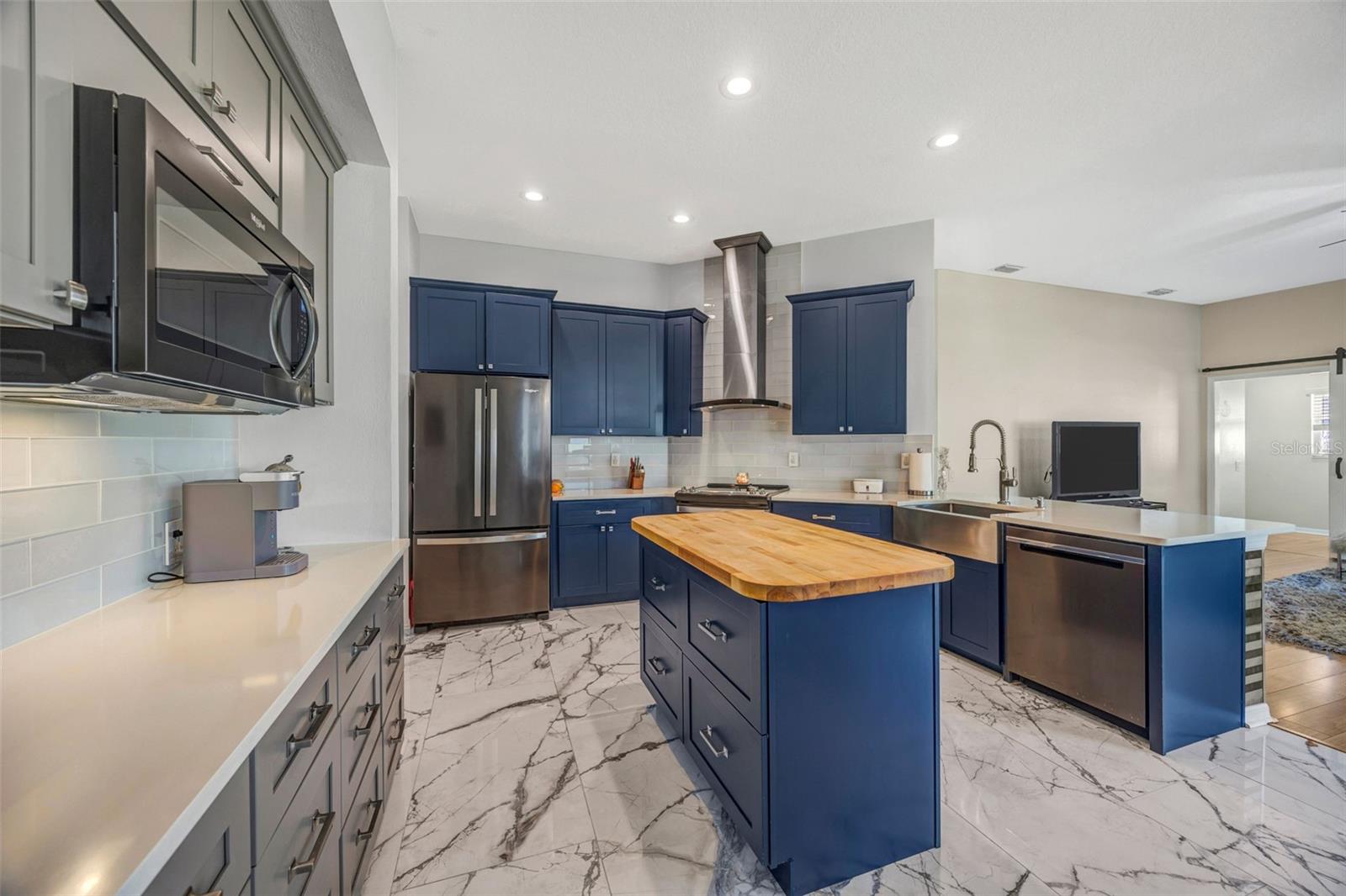 Image 36 of 74 For 22239 Yachtclub Terrace