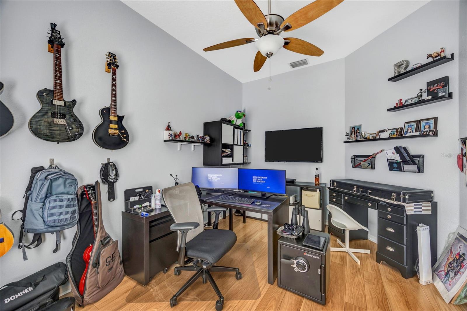 Image 8 of 74 For 22239 Yachtclub Terrace