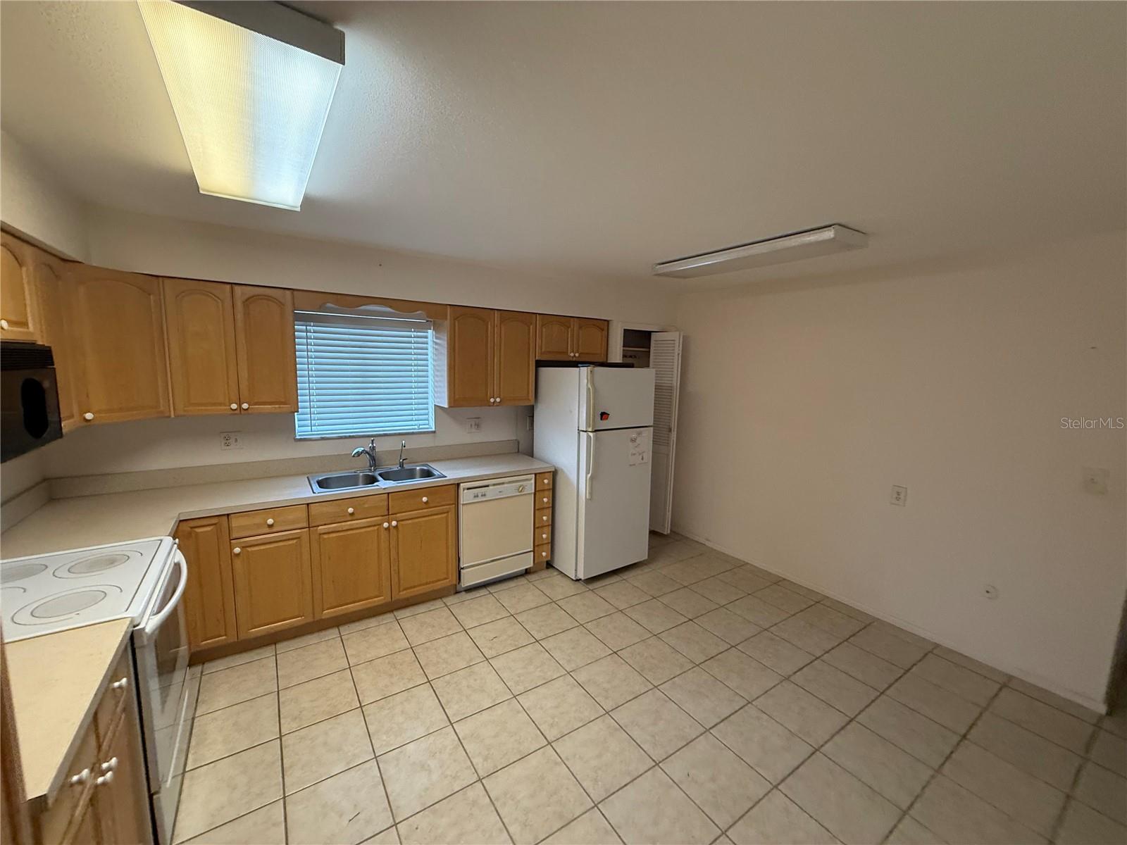 Image 4 of 13 For 709 Bel Air Avenue