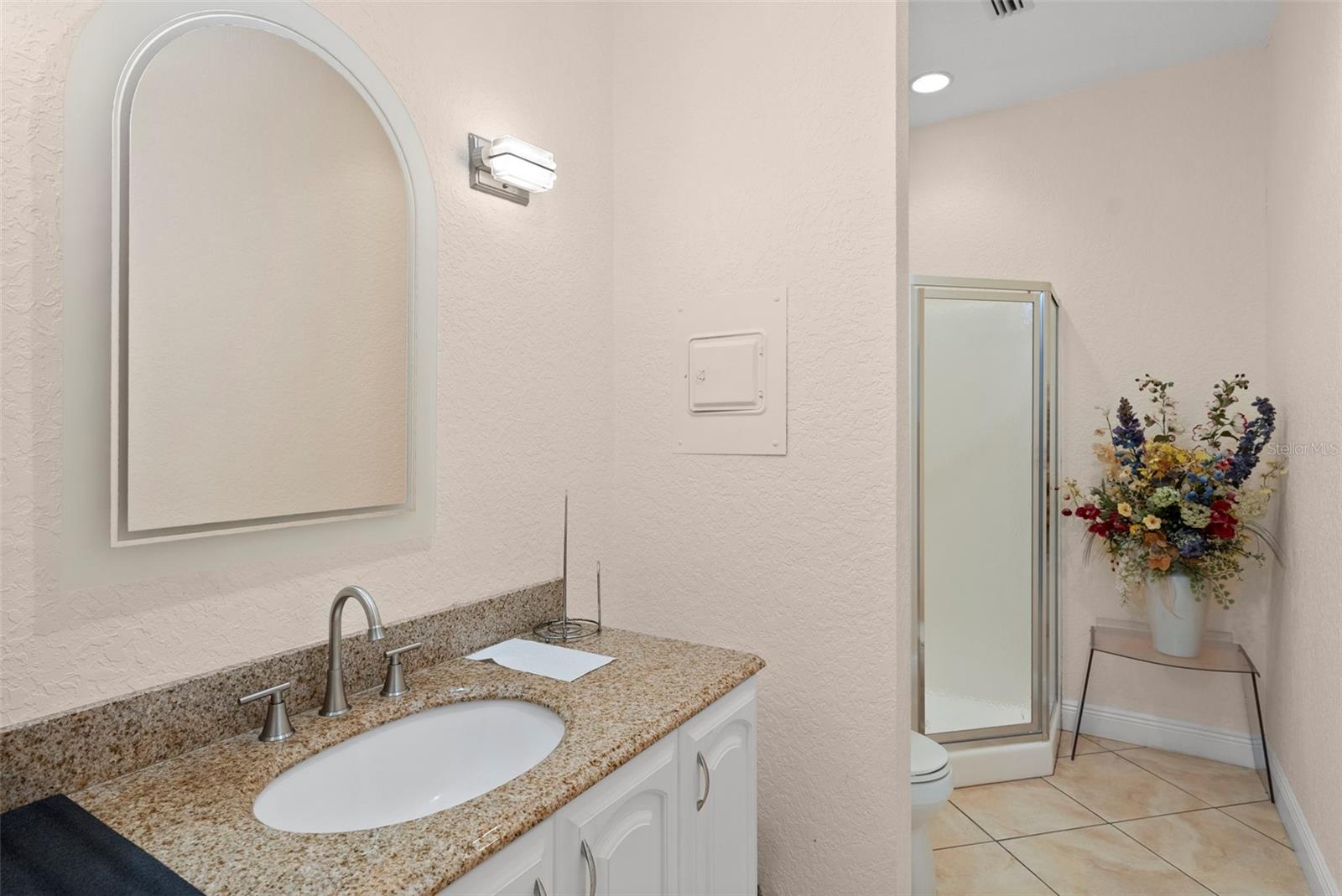 Image 19 of 22 For 611 Druid Road E 302