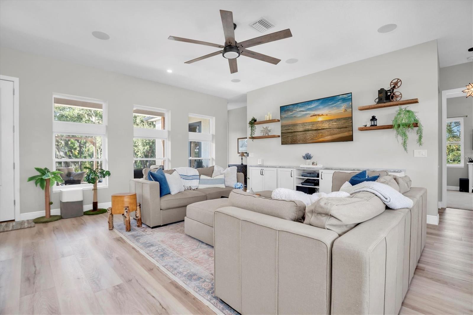 Image 10 of 55 For 1605 Center Road