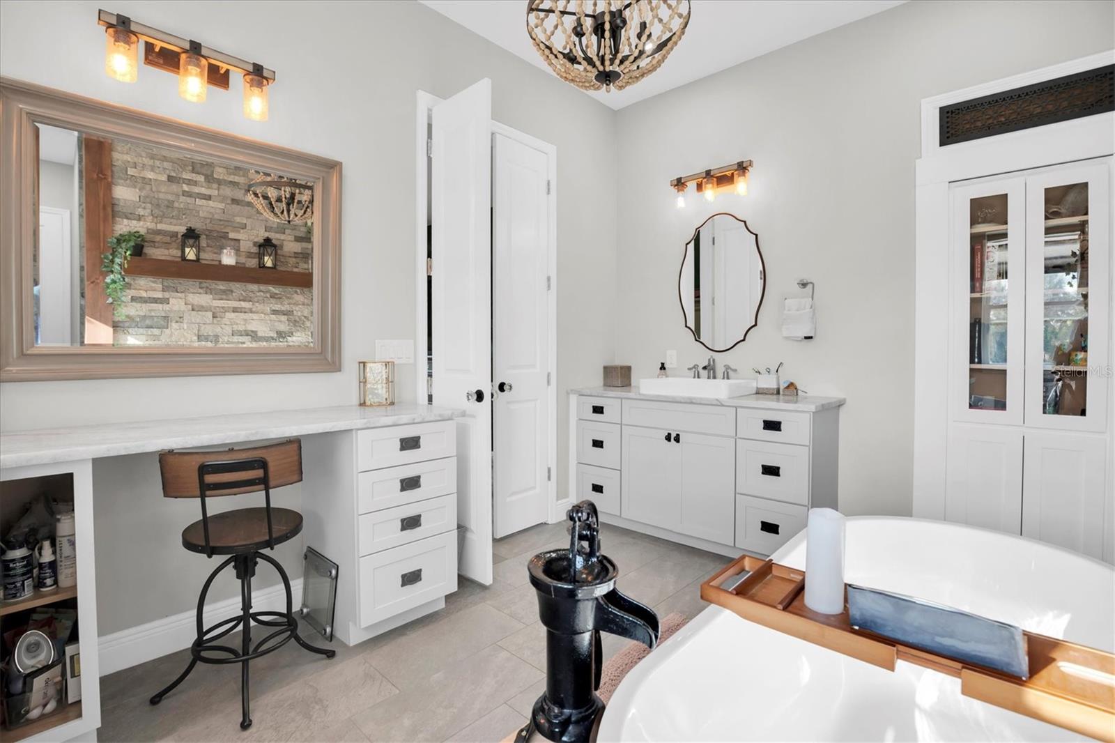 Image 18 of 55 For 1605 Center Road