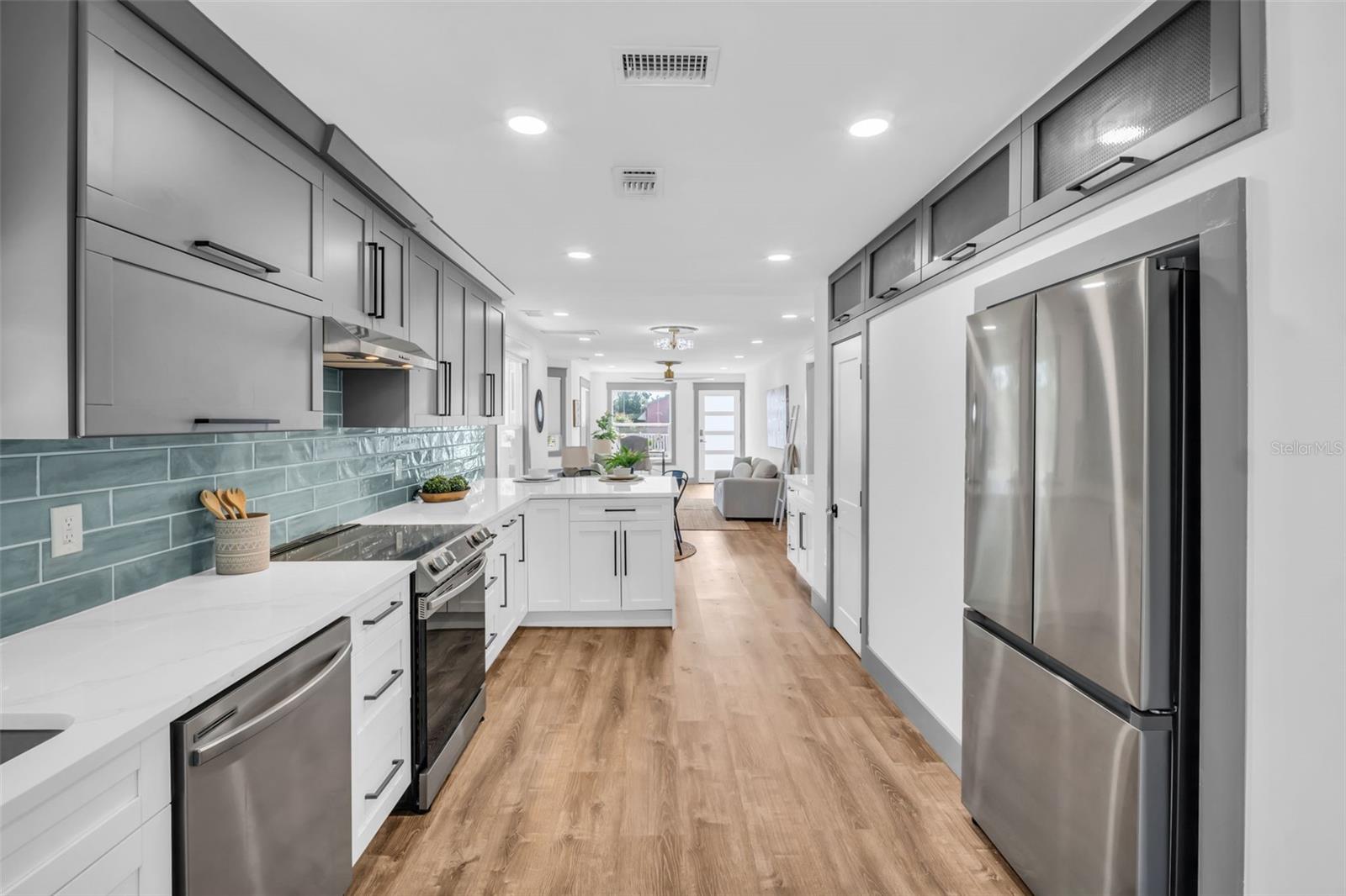 Image 12 of 46 For 4933 Newton Avenue S