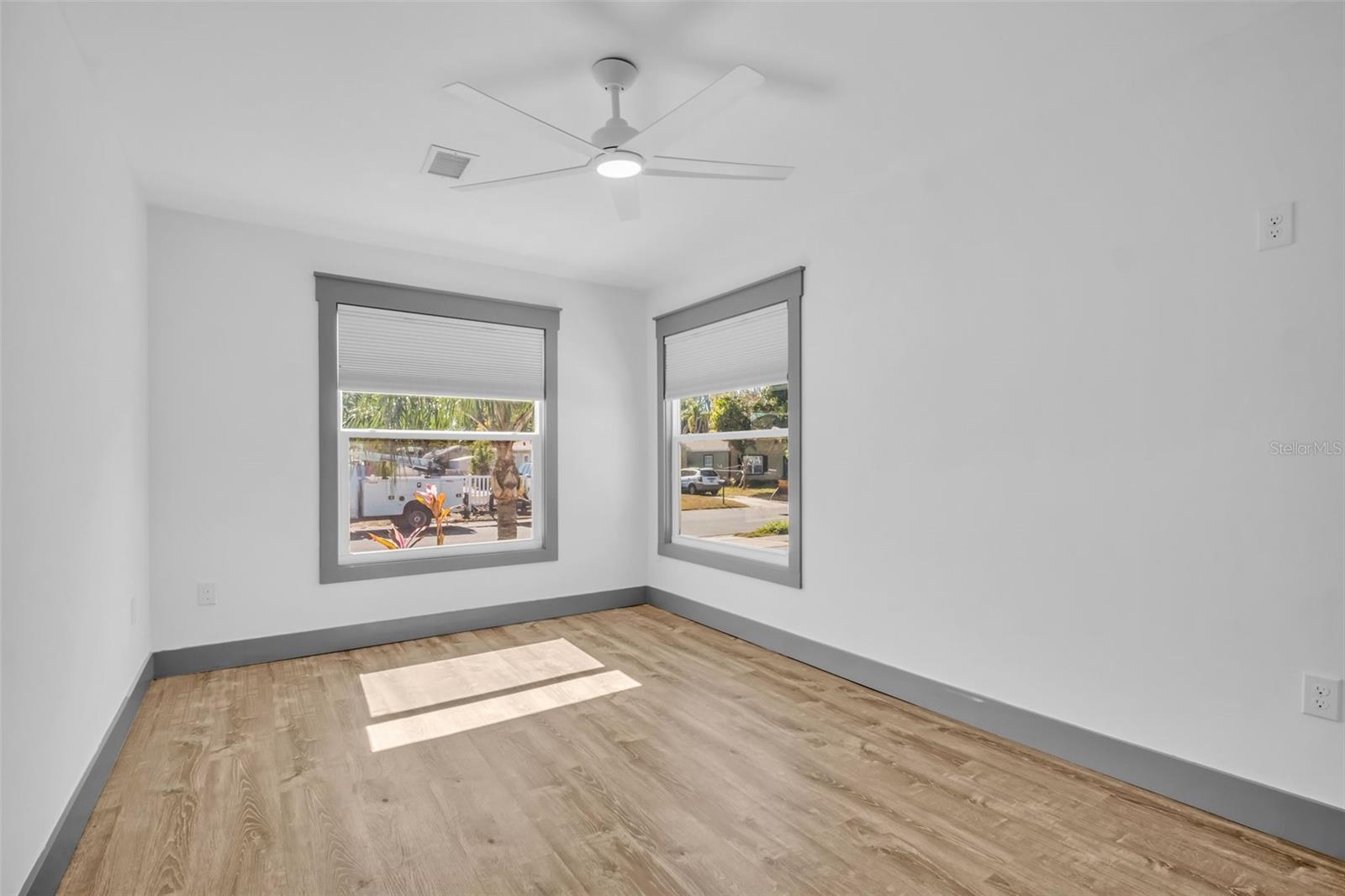 Image 14 of 46 For 4933 Newton Avenue S