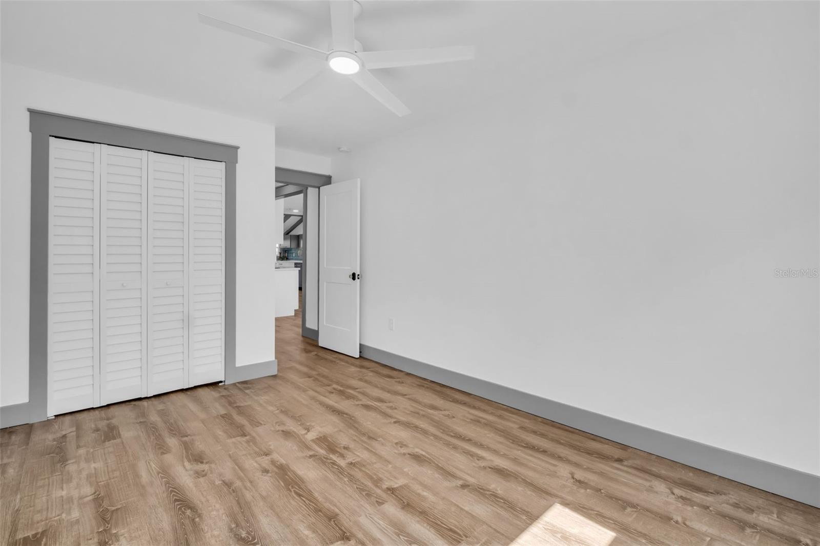 Image 15 of 46 For 4933 Newton Avenue S