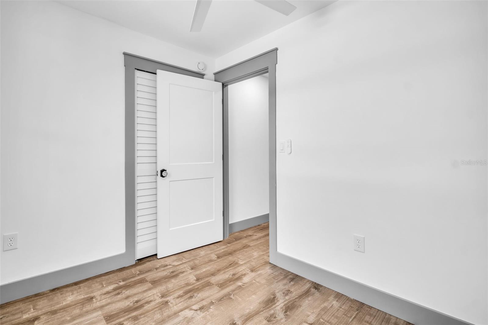 Image 18 of 46 For 4933 Newton Avenue S