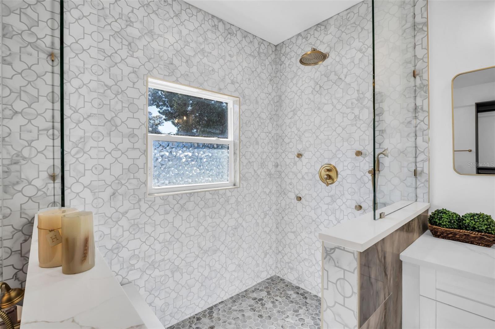 Image 27 of 46 For 4933 Newton Avenue S