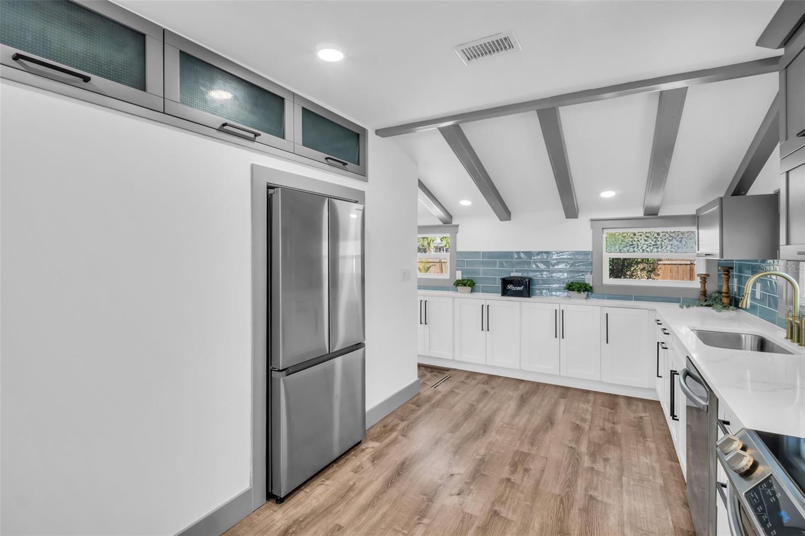 Image 9 of 46 For 4933 Newton Avenue S