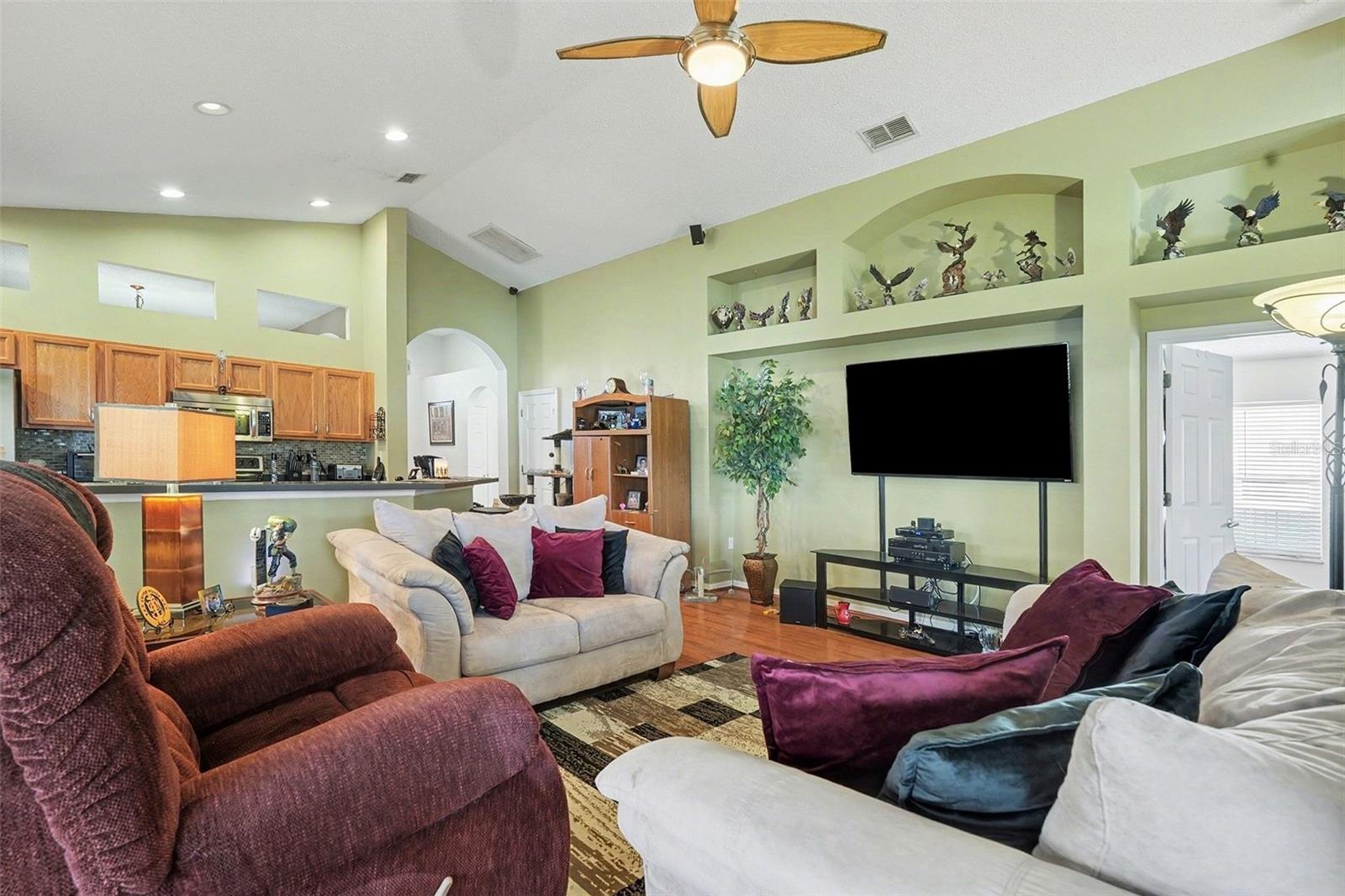 Image 12 of 29 For 2521 Arrowpointe Drive