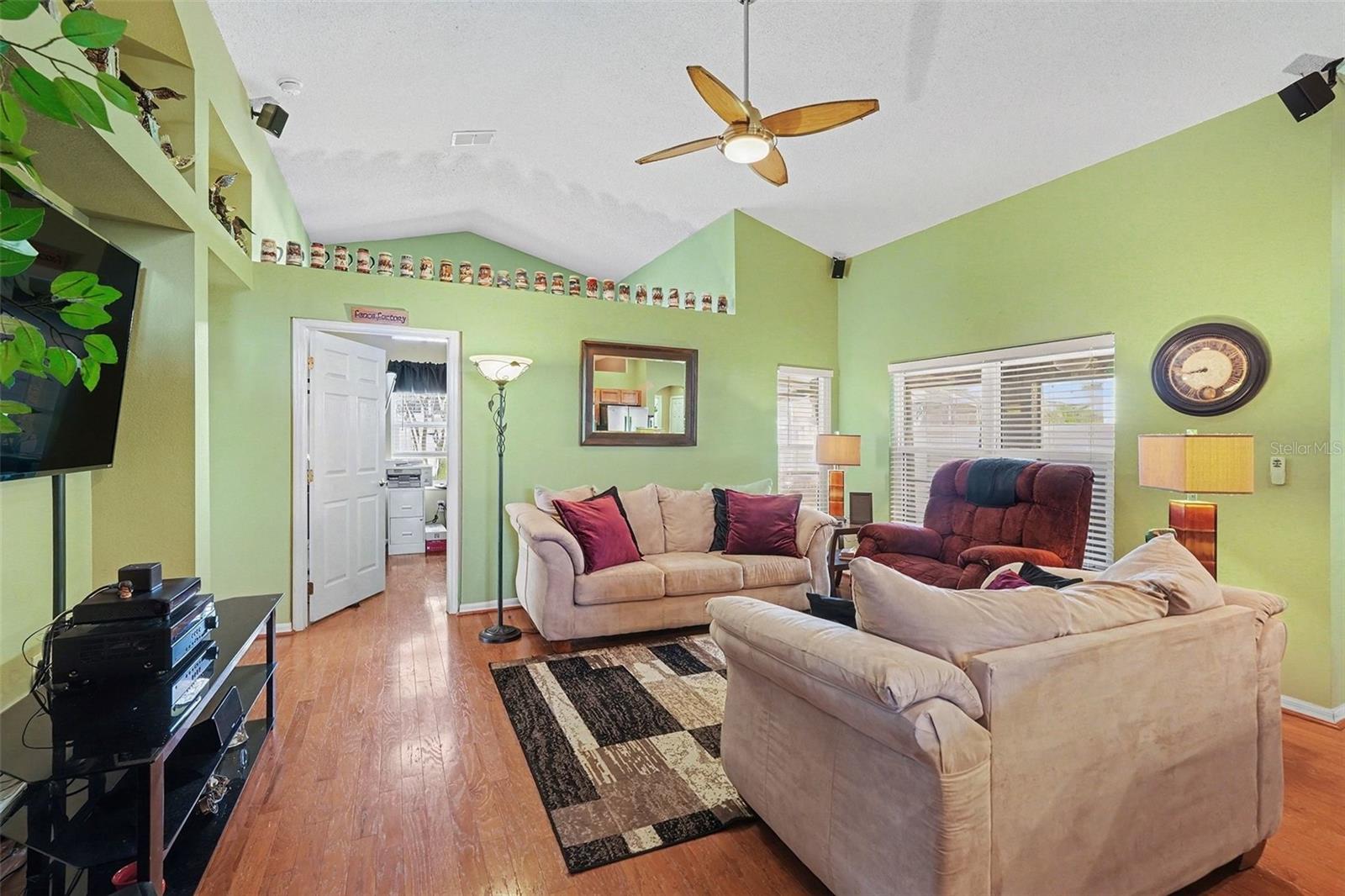 Image 13 of 29 For 2521 Arrowpointe Drive